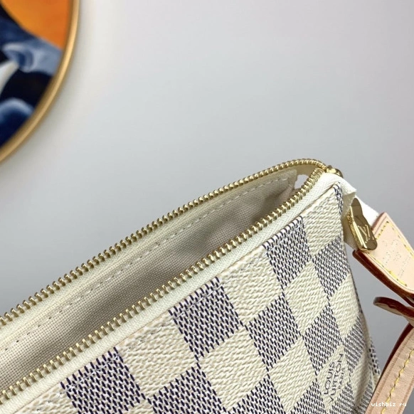 WIS Vuitton Louis POCHETTE ACCESSOIRES 0102